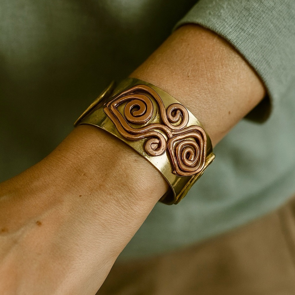 Handmade Swirl Sansa – Solid Brass and copper bracelet